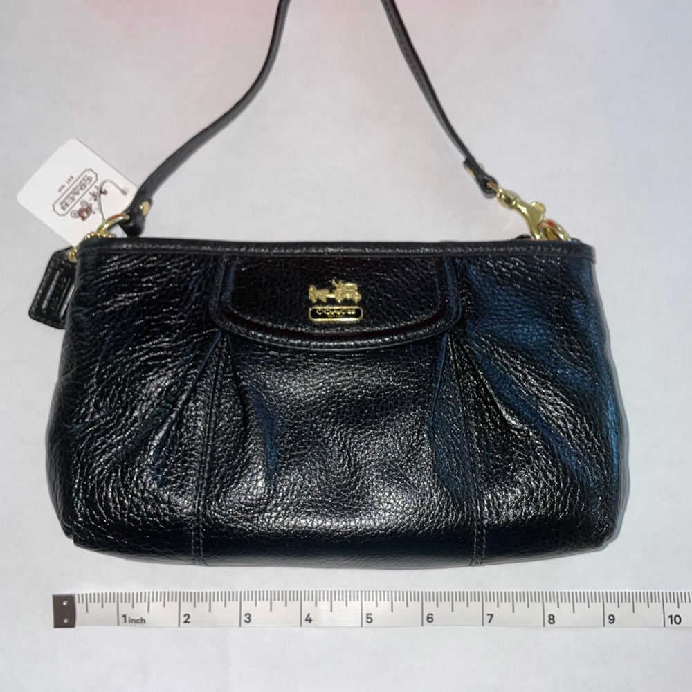 NWT COACH Leather Wristlet Bag Madison New with tags and box Gift Worthy - Picture 7 of 9